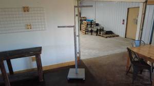 lot 33 image: Metal Rolling Garment Rack
