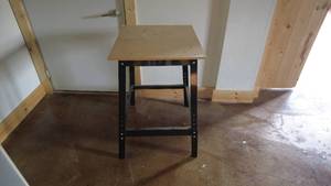 lot 50 image: Heavy-Duty Workbench with Wooden Top