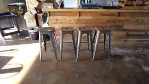 lot 57 image: Set of 4 Metal Bar Stools