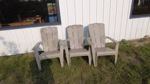 lot 56 image: Outdoor Chairs-3
