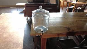 lot 72 image: Glass Beverage Dispenser with Spigot