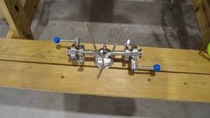 lot 98 image: Stainless Steel Tri-Clamp Sanitary Valve Assembly