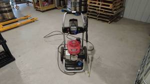 lot 101 image: Homelite Pressure Washer 2700 PSI, 2.3 GPM with Honda GCV160 Engine