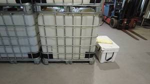 lot 85 image: Large Industrial Food Grade IBC Totes for Liquid Storage- 1 tote