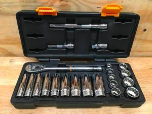 lot 36 image: Gearwrench 22 Piece SAE Socket Set Model # 80691 09032430