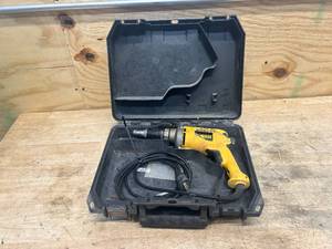 lot 130 image: DEWALT DW274 VSR Drywall Screwdriver with Case