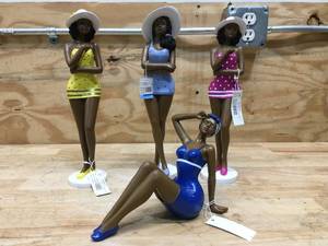 lot 150 image: Lot of 4 - Women Statues