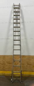 lot 152 image: WERNER 32 Extension Ladder