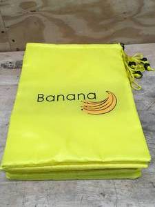 lot 188 image: Lot of 8 - Yellow Bags