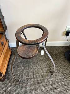 lot 8 image: Antique Baby Walker, Early 1900s