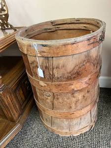 lot 11 image: Wood Barrel
