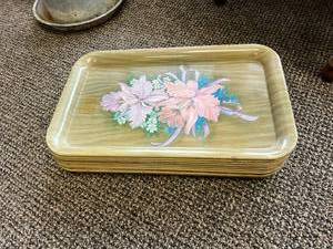 lot 15 image: 11 Vintage Serving Trays