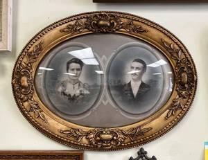 lot 46 image: Oval Frame with Man & Woman