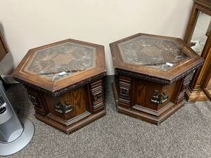 lot 87 image: Mid Century Side Tables