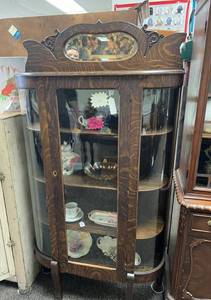 lot 107 image: Tiger Oak Curved Glass China Cabinet
