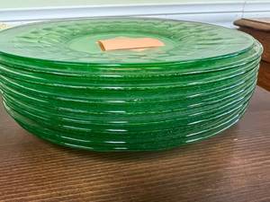 lot 116 image: 9 AH Block Optic Plates Uranium Glass