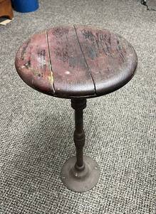lot 118 image: Antique Ice Cream Parlor Stool