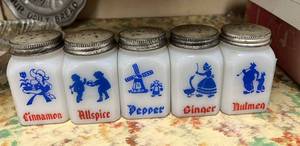 lot 134 image: Set of 5 Spice Jars