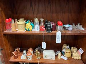 lot 157 image: 2 Shelves of Salt & Pepper Shakers