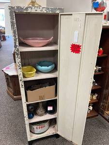lot 160 image: Metal Cabinet 14.5 x 11 x 55.25 Tall