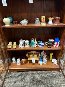 lot 169 image: 3 Shelves of Salt & Pepper Shakers