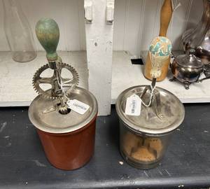 lot 178 image: Vintage Hand Mixer & 4 Cup Chopper
