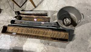 lot 255 image: Planter Bowl & Feeders