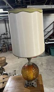 lot 259 image: 1970 Mid Century Modern Amber Globe Lamp