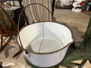 lot 267 image: Enamel Cast Iron Pot