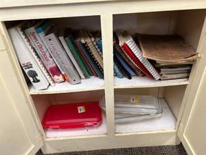 lot 130 image: Contents of 2 Shelves - Cookbooks