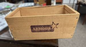lot 339 image: Armour Corned Beef Wood Crate