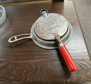 lot 340 image: Krumkake Iron