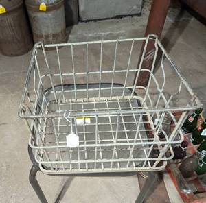 lot 206 image: Metal Dairy Tote