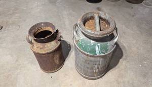 lot 209 image: Cream Cans