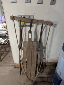lot 212 image: Vintage Snow Sled