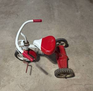 lot 218 image: Tricycle
