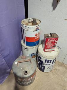 lot 225 image: Amoco Can, Tins, Gas Can