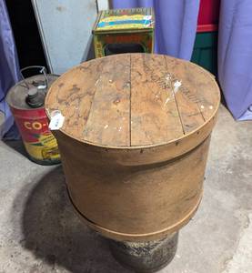 lot 226 image: Round Wood Shipping Box