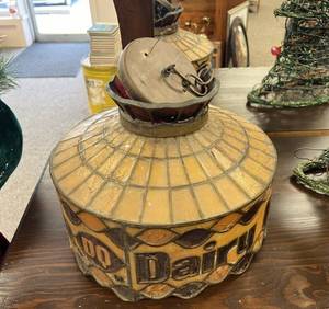 lot 345 image: Vintage Dairy Queen Light