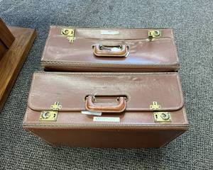 lot 389 image: Pair of Taylor Publishing Yearbook Suitcases