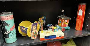 lot 413 image: Vintage Toys