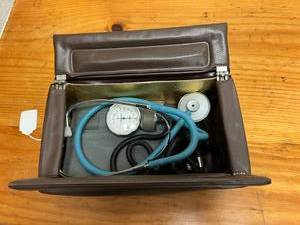 lot 418 image: Vintage Stethoscope & Blood Pressure Tester