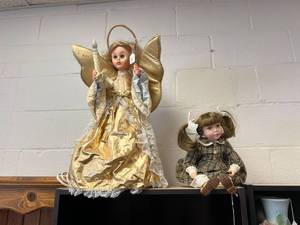 lot 421 image: Table Top Animated Angel & Boyds Yesterdays Child Doll
