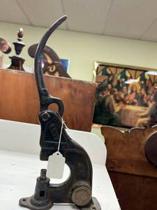 lot 452 image: Riveter