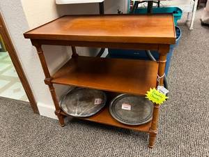 lot 463 image: 3 Tier Mid Century Side Table