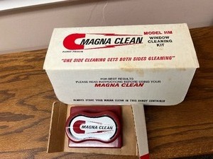 lot 102 image: Vintage Magna Clean Window Cleaning Kit