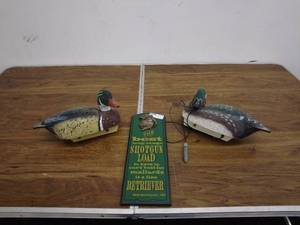 lot 22 image: Vintage Duck Decoys and Nash Buckingham Sign Lot