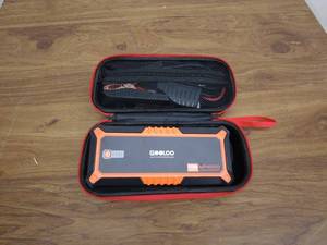 lot 36 image: GOOLOO GP4000 Jump Starter with Carrying Case
