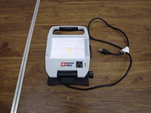 lot 41 image: Porter Cable LED Work Light
