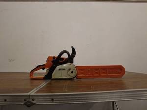 lot 43 image: Stihl MS250C Chainsaw